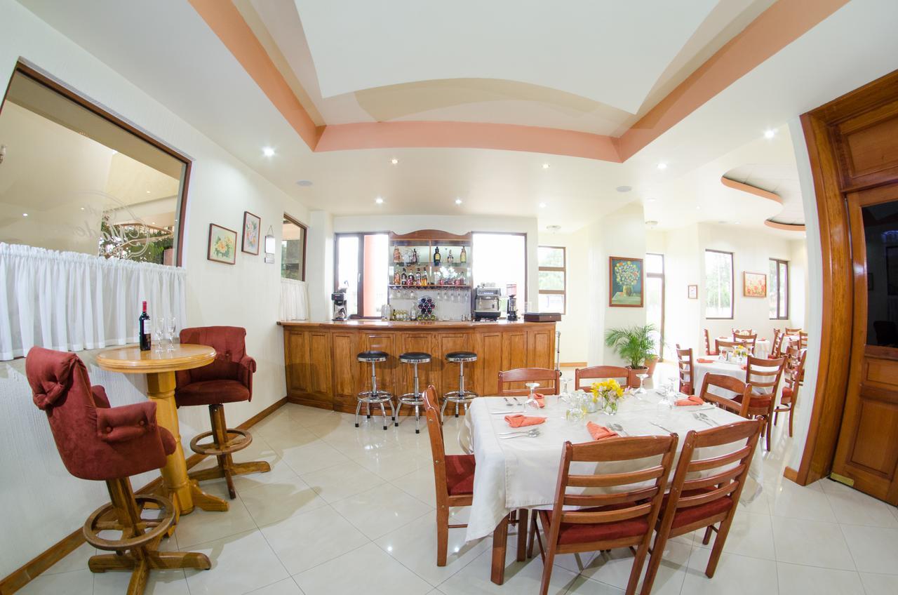 Hotel Anna Inn Olintepeque Buitenkant foto