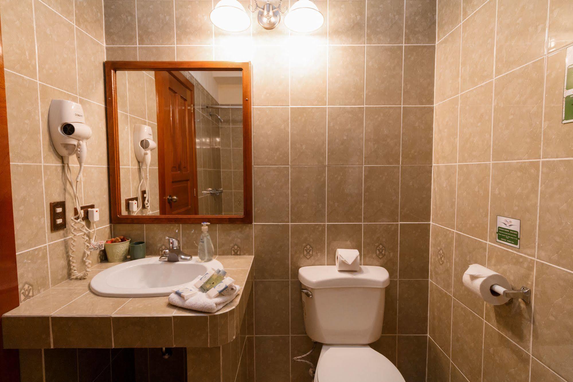 Hotel Anna Inn Olintepeque Buitenkant foto